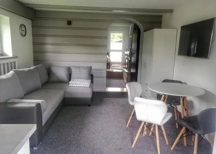 Bukowy Z Basenem * שצ'צ'ירק